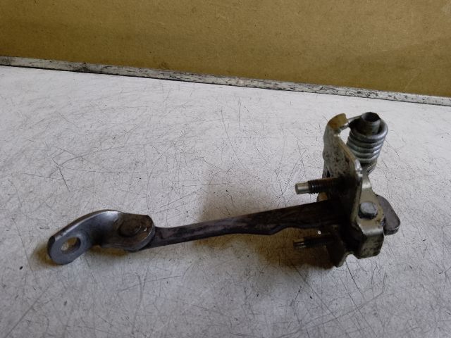 bontott DACIA DUSTER Bal első Ajtóhatároló