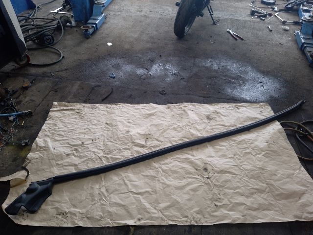 bontott DACIA DUSTER Bal első Gumikéder