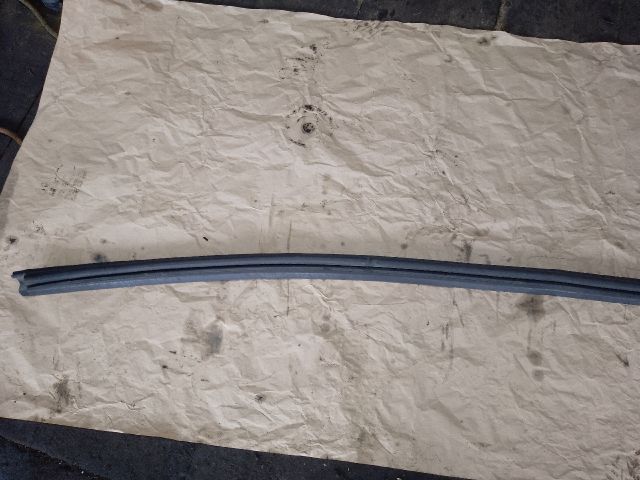 bontott DACIA DUSTER Bal első Gumikéder