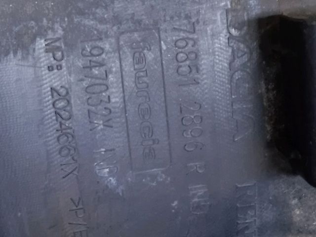 bontott DACIA DUSTER Bal első Küszöb Légterelő Vég