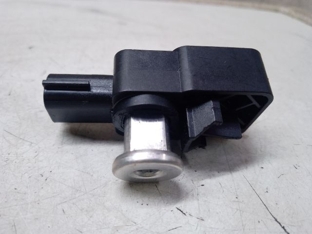 bontott DACIA DUSTER Bal első Oldal Ütközés Érzékelő