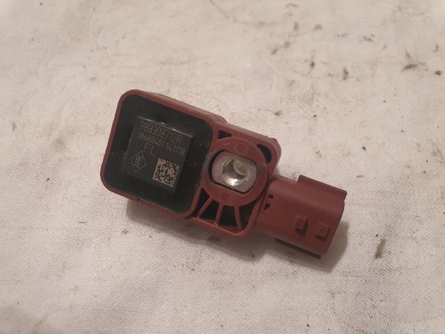 bontott DACIA DUSTER Bal első Oldal Ütközés Érzékelő