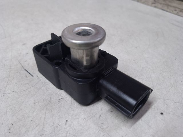 bontott DACIA DUSTER Bal első Oldal Ütközés Érzékelő