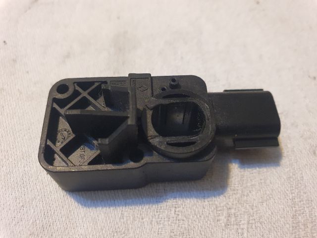 bontott DACIA DUSTER Bal első Oldal Ütközés Érzékelő