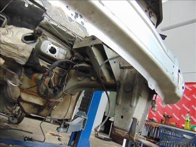 bontott DACIA DUSTER Bal első Ütközéscsillapító