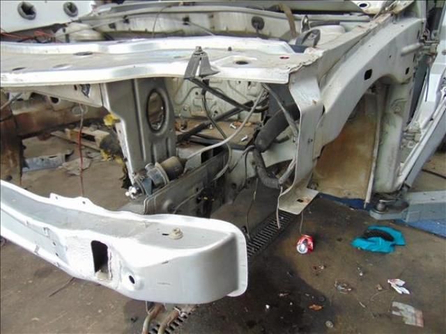 bontott DACIA DUSTER Bal első Ütközéscsillapító