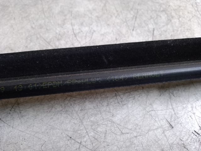 bontott DACIA DUSTER Bal első Vízlehúzó Gumicsík