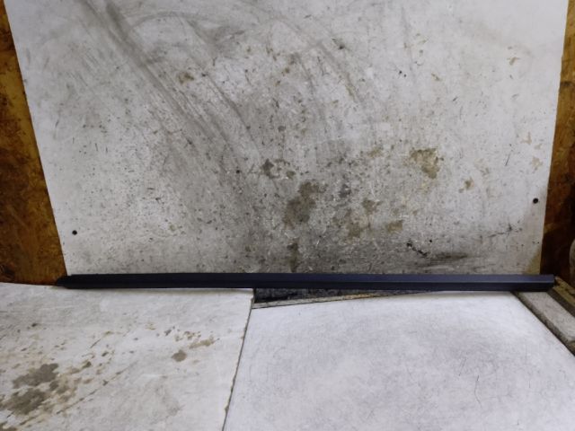 bontott DACIA DUSTER Bal első Vízlehúzó Gumicsík