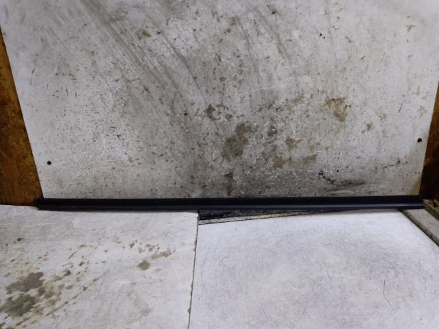 bontott DACIA DUSTER Bal első Vízlehúzó Gumicsík