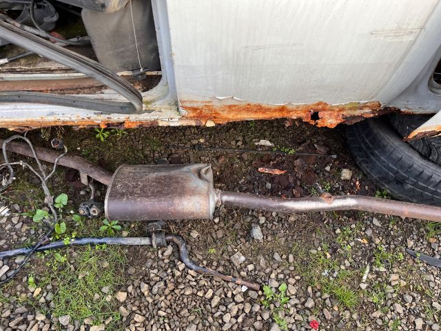 bontott DACIA DUSTER Bal első Zsanér