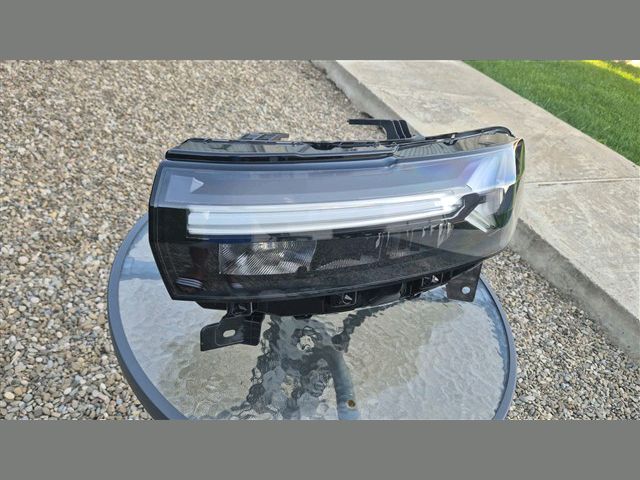 bontott DACIA DUSTER Bal Fényszóró