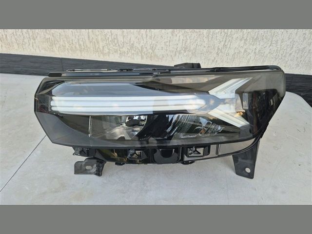 bontott DACIA DUSTER Bal Fényszóró