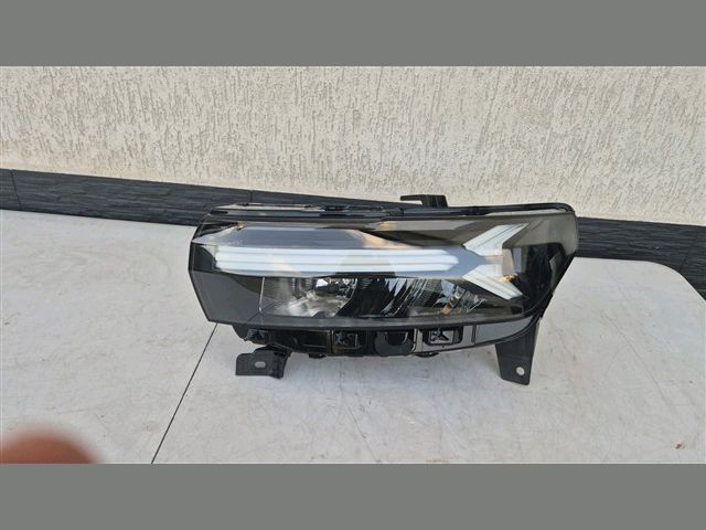 bontott DACIA DUSTER Bal Fényszóró