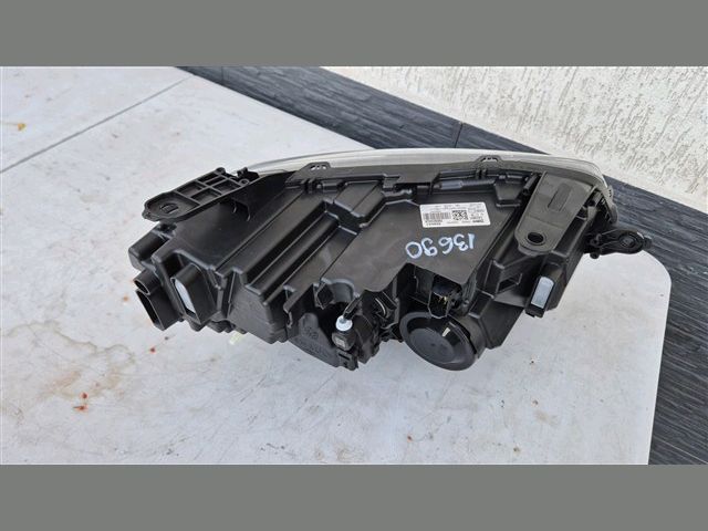 bontott DACIA DUSTER Bal Fényszóró