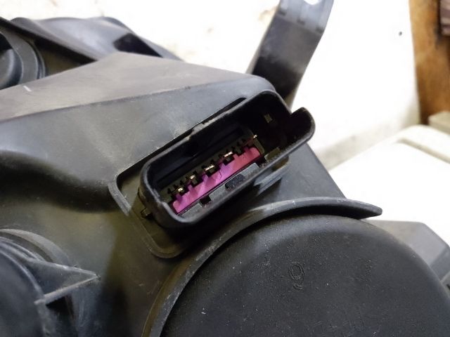 bontott DACIA DUSTER Bal Fényszóró