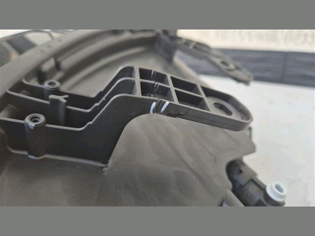 bontott DACIA DUSTER Bal Fényszóró