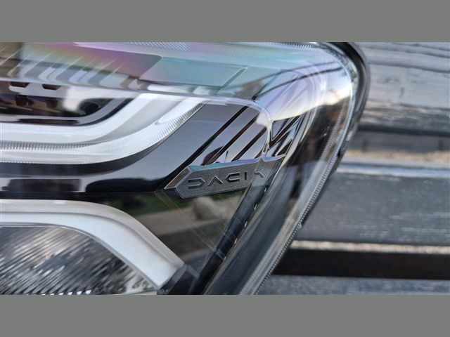 bontott DACIA DUSTER Bal Fényszóró