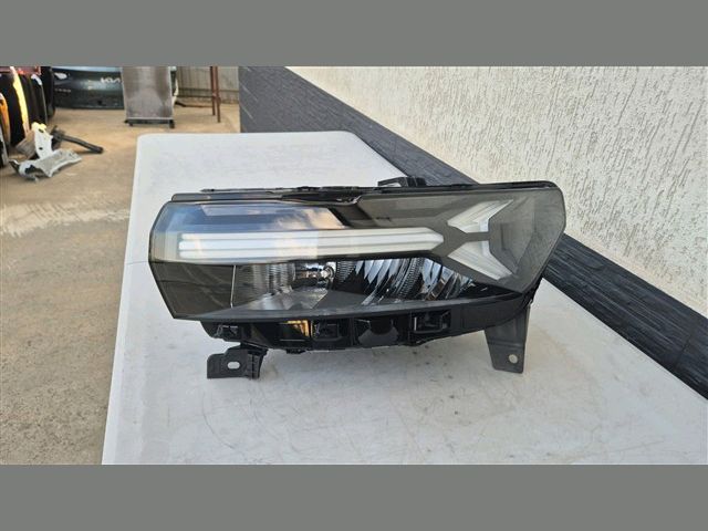 bontott DACIA DUSTER Bal Fényszóró