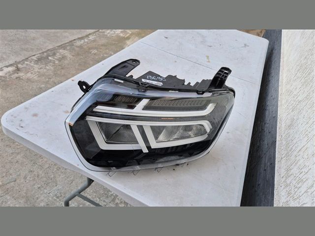 bontott DACIA DUSTER Bal Fényszóró