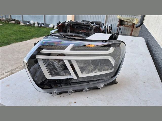 bontott DACIA DUSTER Bal Fényszóró