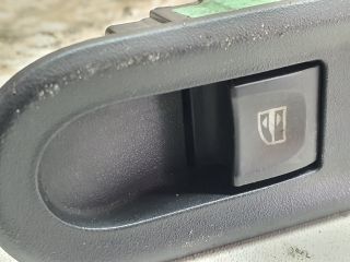 bontott DACIA DUSTER Bal hátsó Ablakemelő Kapcsoló