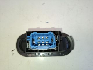bontott DACIA DUSTER Bal hátsó Ablakemelő Kapcsoló