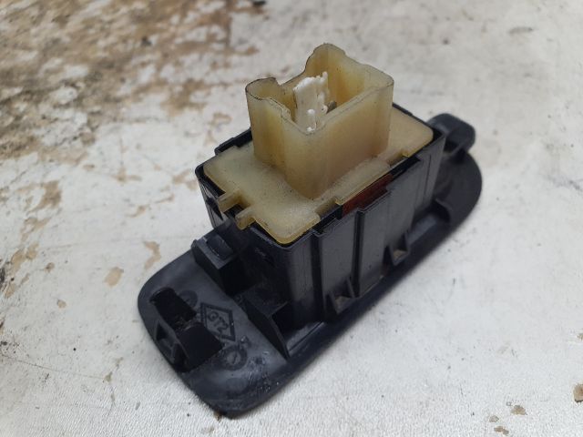 bontott DACIA DUSTER Bal hátsó Ablakemelő Kapcsoló