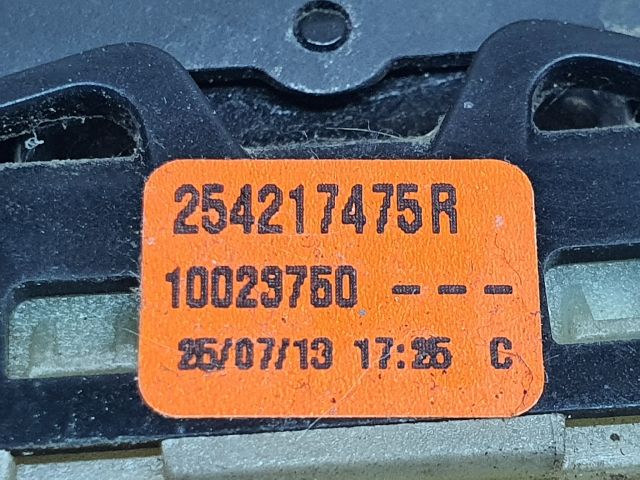 bontott DACIA DUSTER Bal hátsó Ablakemelő Kapcsoló