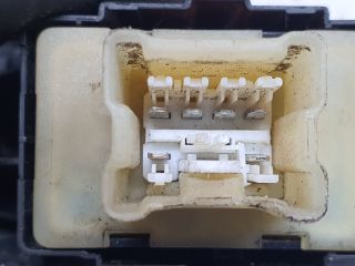 bontott DACIA DUSTER Bal hátsó Ablakemelő Kapcsoló