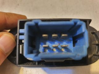 bontott DACIA DUSTER Bal hátsó Ablakemelő Kapcsoló