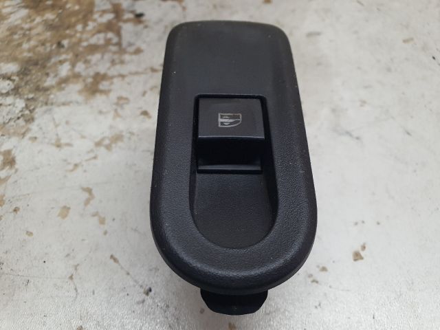 bontott DACIA DUSTER Bal hátsó Ablakemelő Kapcsoló