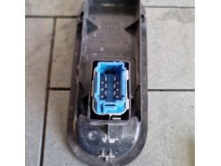 bontott DACIA DUSTER Bal hátsó Ablakemelő Kapcsoló