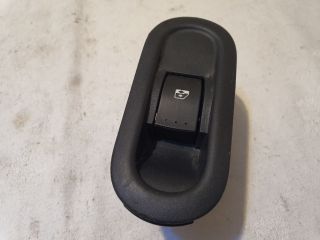 bontott DACIA DUSTER Bal hátsó Ablakemelő Kapcsoló