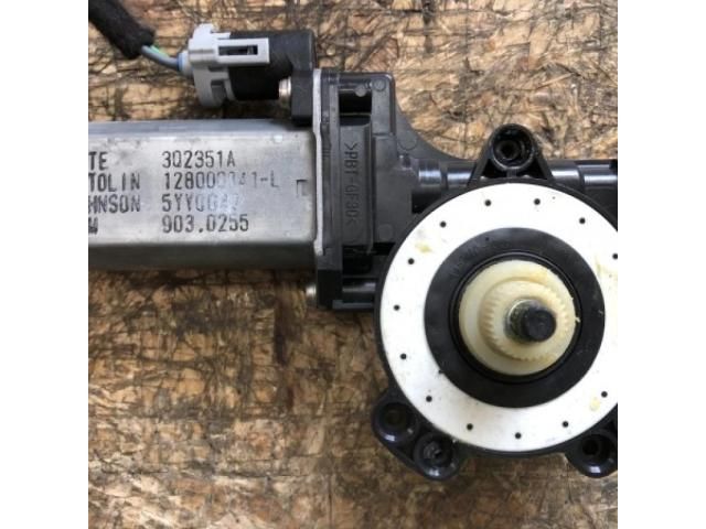 bontott DACIA DUSTER Bal hátsó Ablakemelő Motor