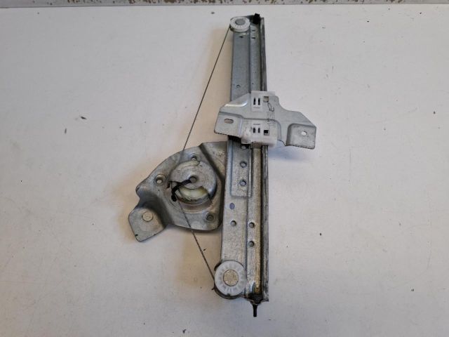 bontott DACIA DUSTER Bal hátsó Ablakemelő Szerkezet (Elektromos)