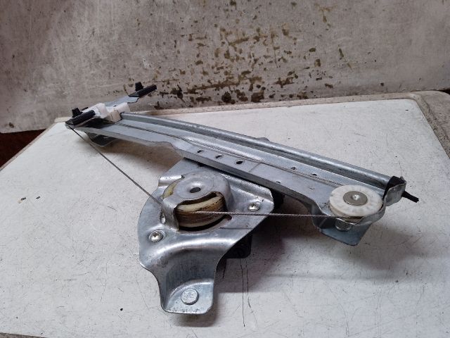 bontott DACIA DUSTER Bal hátsó Ablakemelő Szerkezet (Elektromos)