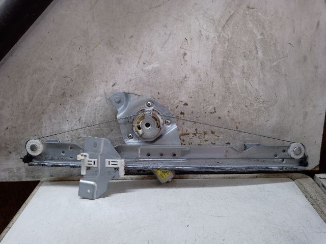 bontott DACIA DUSTER Bal hátsó Ablakemelő Szerkezet (Elektromos)