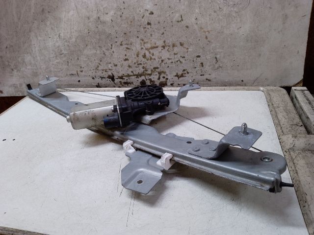 bontott DACIA DUSTER Bal hátsó Ablakemelő Szerkezet (Elektromos)