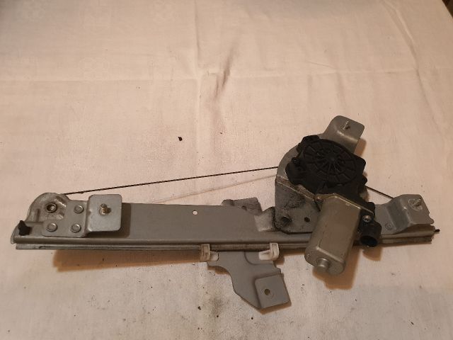 bontott DACIA DUSTER Bal hátsó Ablakemelő Szerkezet (Elektromos)