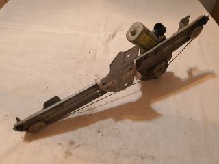 bontott DACIA DUSTER Bal hátsó Ablakemelő Szerkezet (Elektromos)