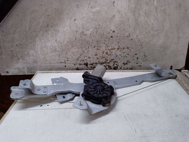 bontott DACIA DUSTER Bal hátsó Ablakemelő Szerkezet (Elektromos)