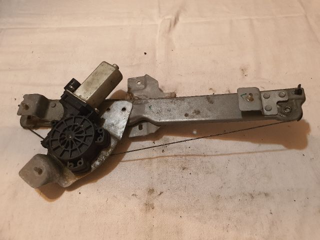 bontott DACIA DUSTER Bal hátsó Ablakemelő Szerkezet (Elektromos)