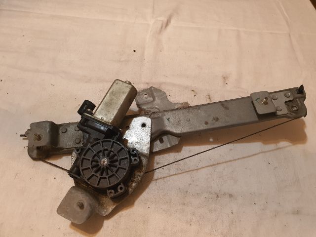 bontott DACIA DUSTER Bal hátsó Ablakemelő Szerkezet (Elektromos)