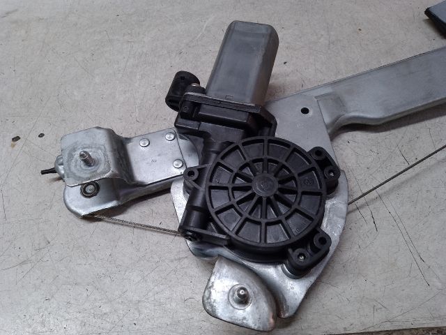 bontott DACIA DUSTER Bal hátsó Ablakemelő Szerkezet (Elektromos)