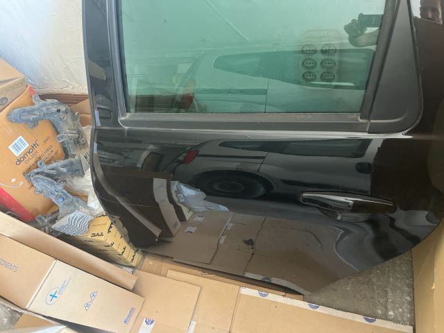 bontott DACIA DUSTER Bal hátsó Ajtó (Részeivel)