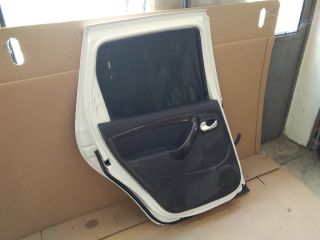 bontott DACIA DUSTER Bal hátsó Ajtó (Részeivel)