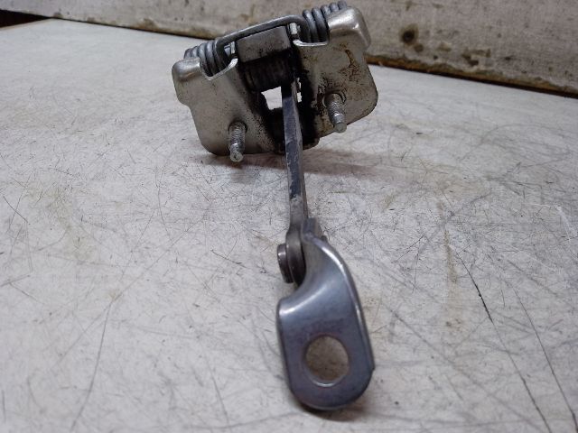 bontott DACIA DUSTER Bal hátsó Ajtóhatároló