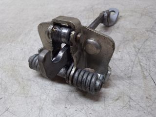 bontott DACIA DUSTER Bal hátsó Ajtóhatároló