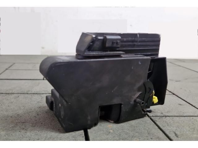 bontott DACIA DUSTER Bal hátsó Ajtózár