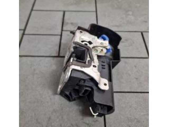 bontott DACIA DUSTER Bal hátsó Ajtózár